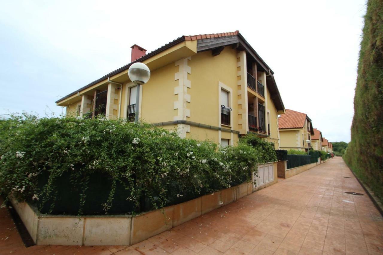Urbanizacion Lagos Azules Apartamento Комильяс Экстерьер фото
